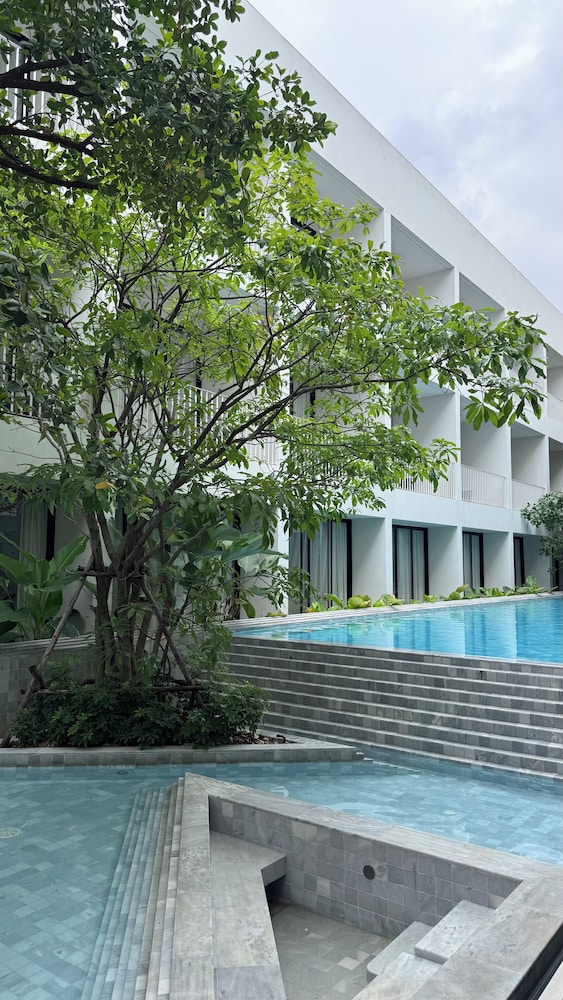 Chern Hostel 67/71
