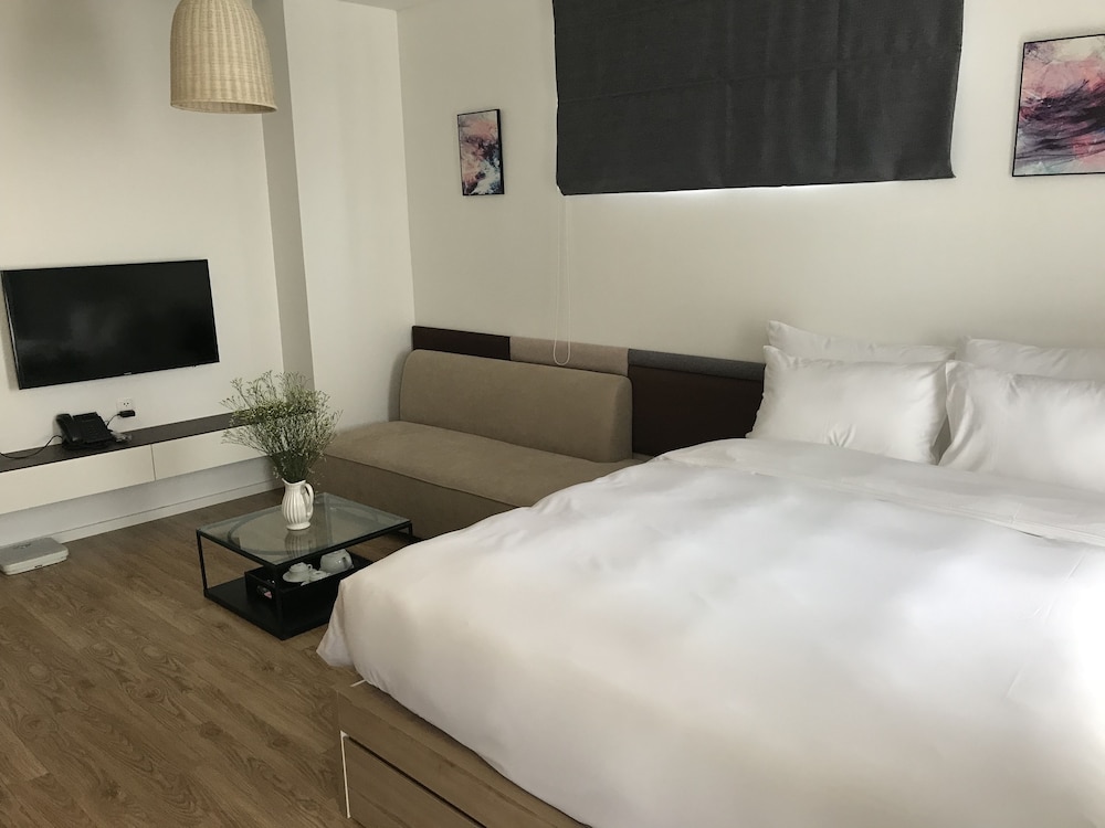 Parosand Hanoi Hotel & Apartment 15/50