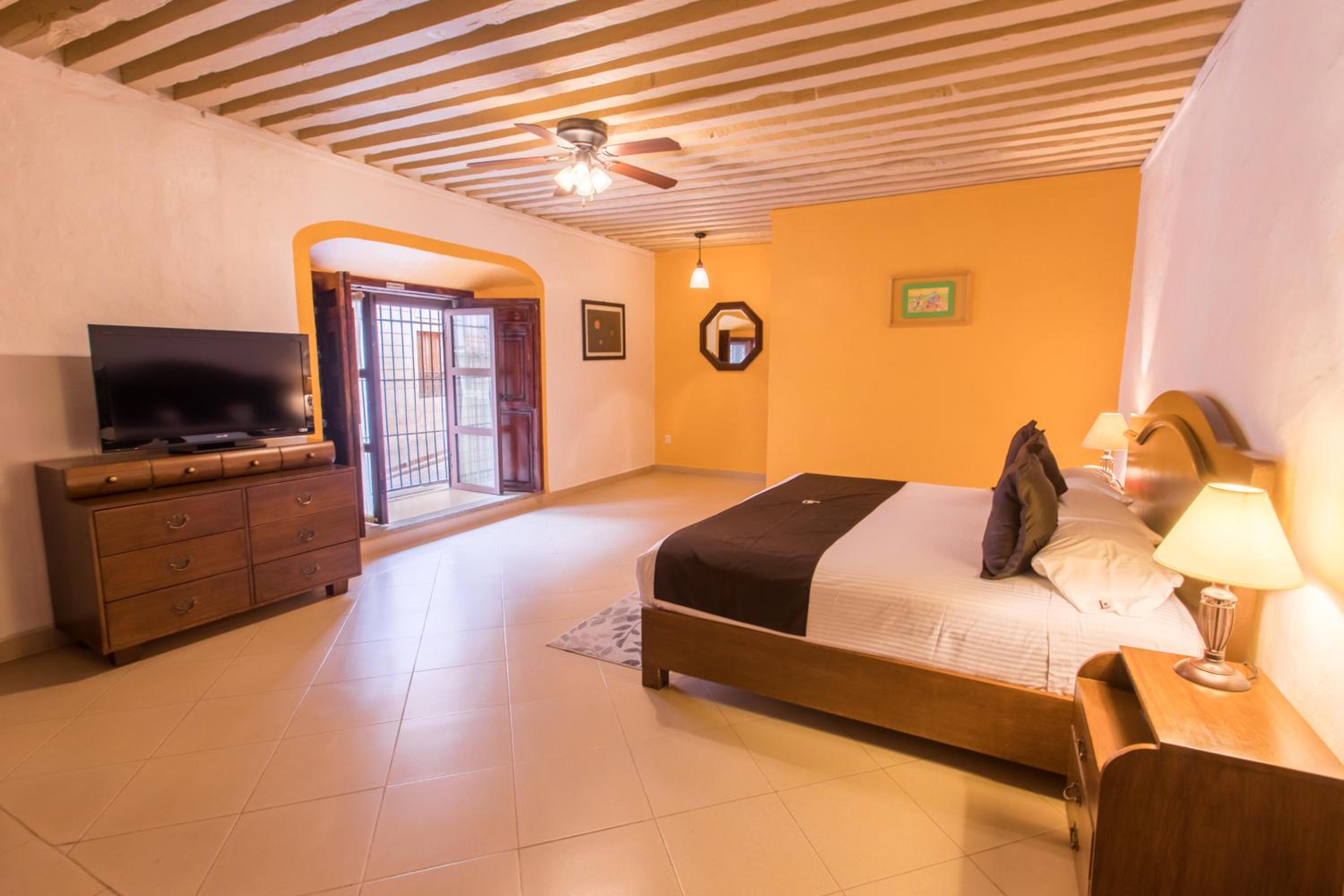 Room, King Bed