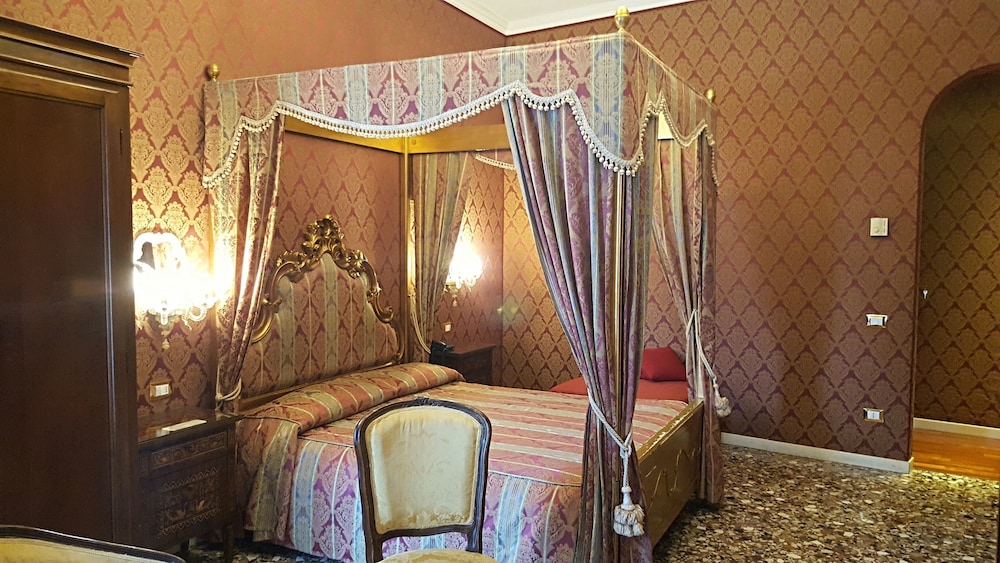 Casa Pisani Canal 33/66