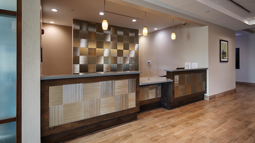 Best Western Plus College Station Inn and Suites 1/35