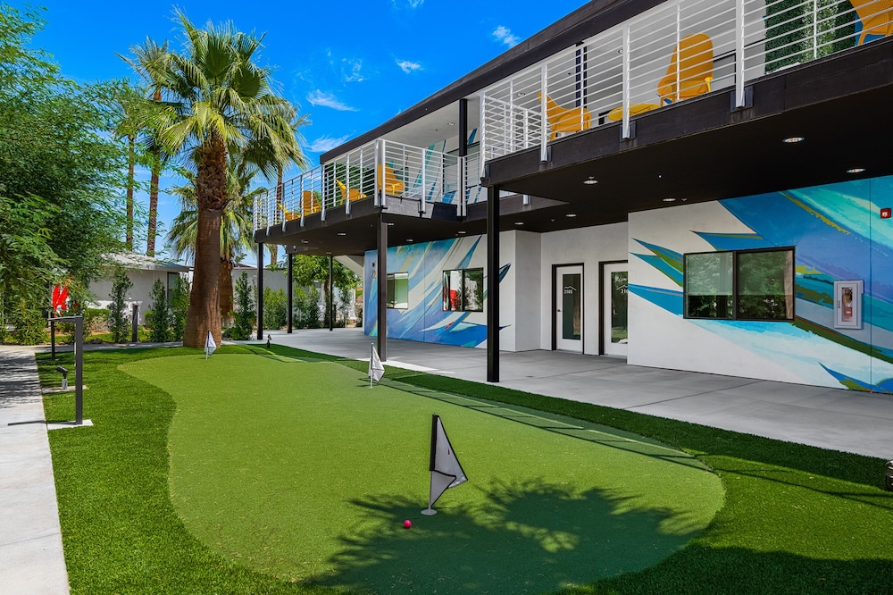 The Paloma Resort 40/50