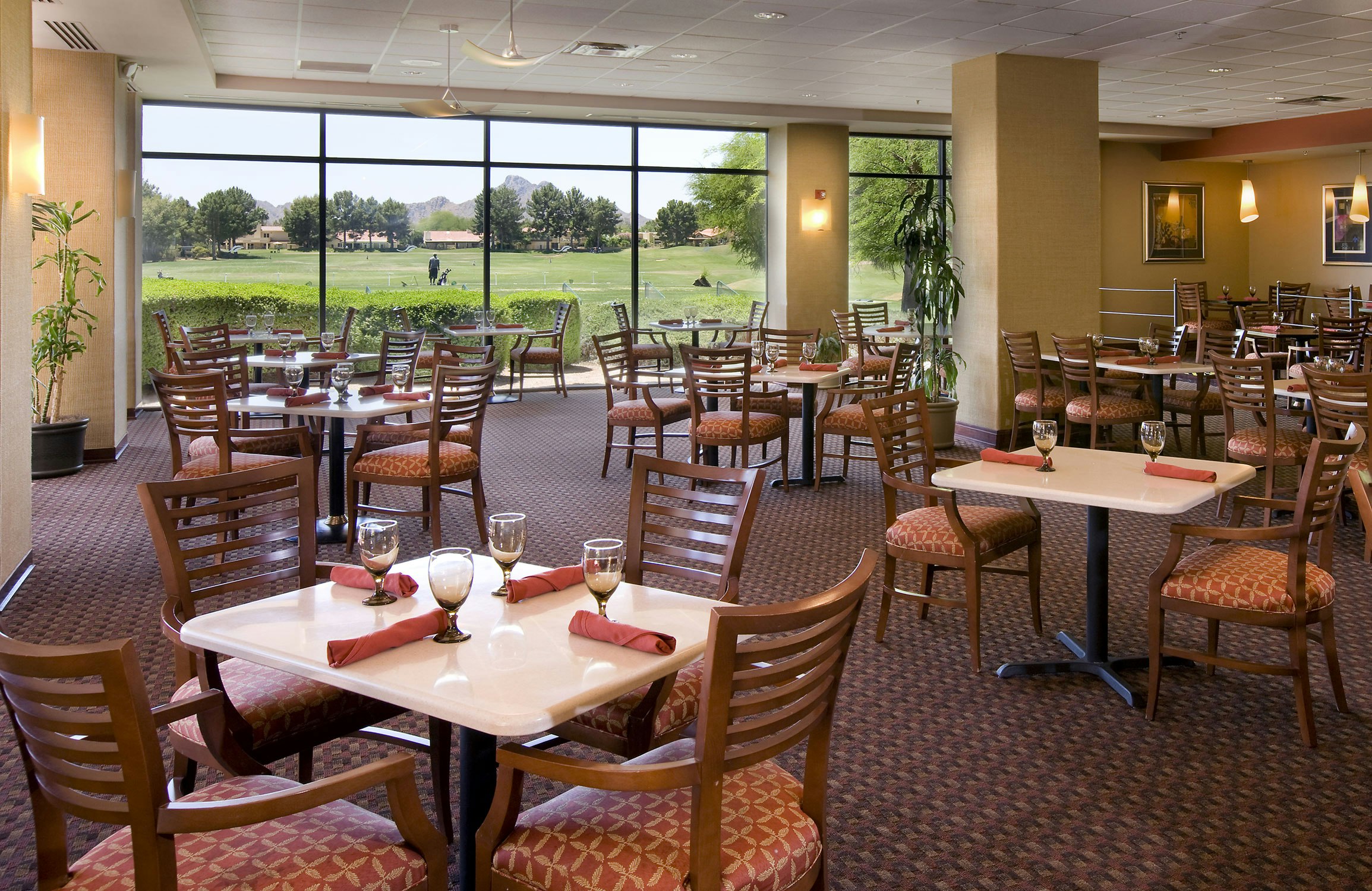 Embassy Suites by Hilton Phoenix Scottsdale 33/57