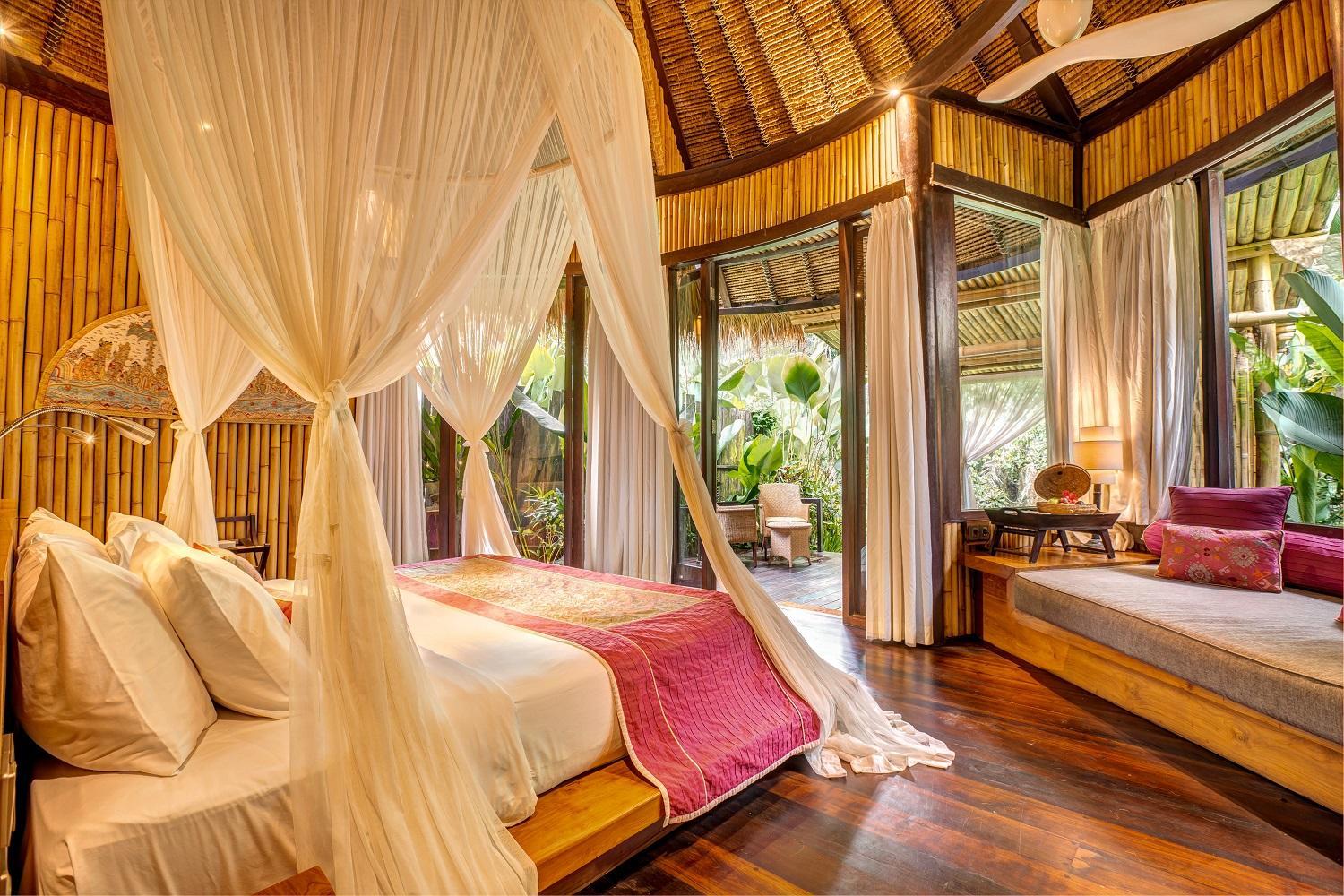 SUITE, RIVER FRONT