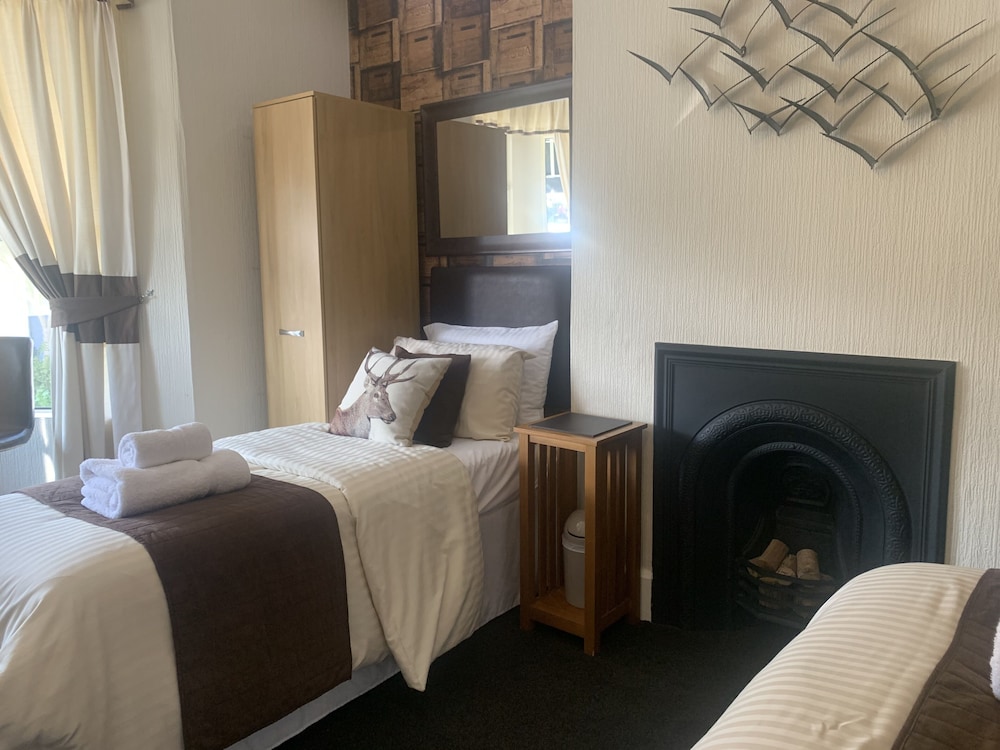 Arran Lodge 22/50