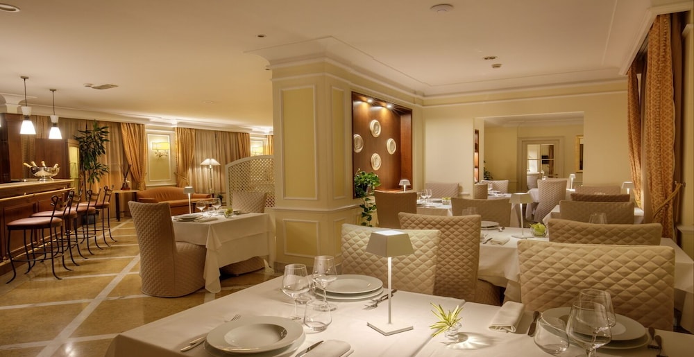 Donna Laura Palace Hotel 62/69