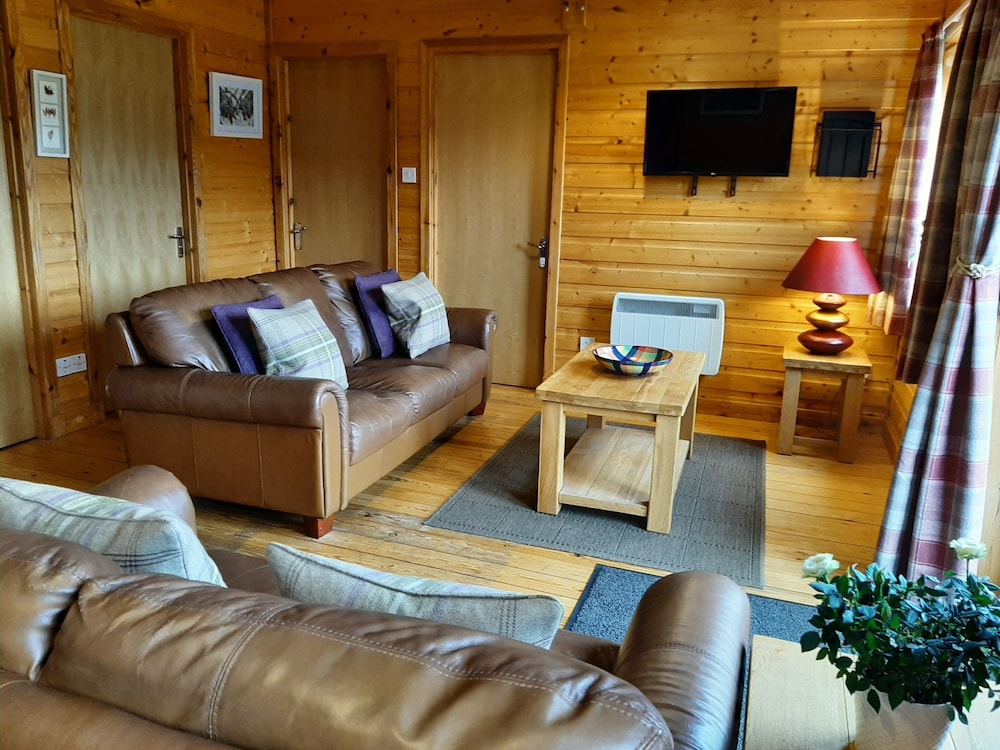 Tayview Lodges 25/50