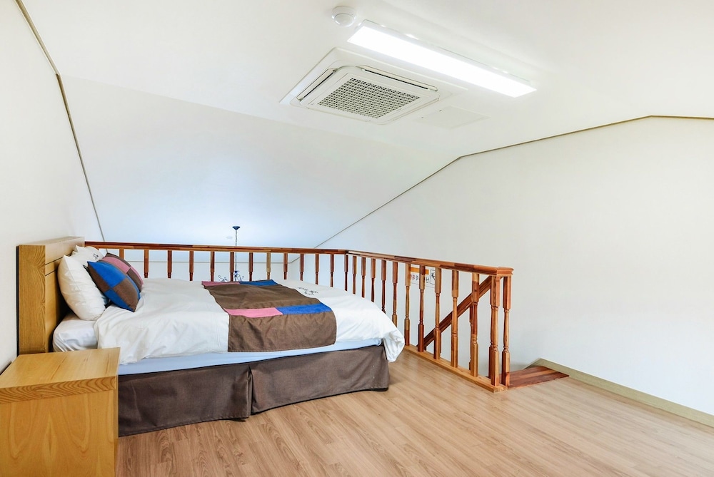 DELUXE, DOUBLE BED, OCEAN VIEW, BALCONY