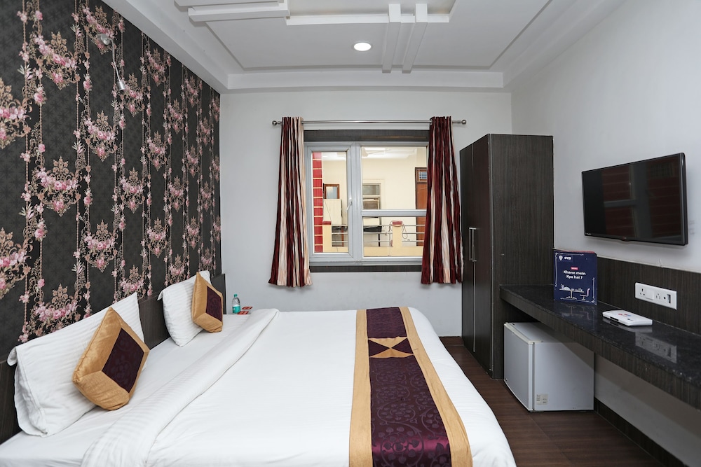 Hotel Flowers Inn 7/40