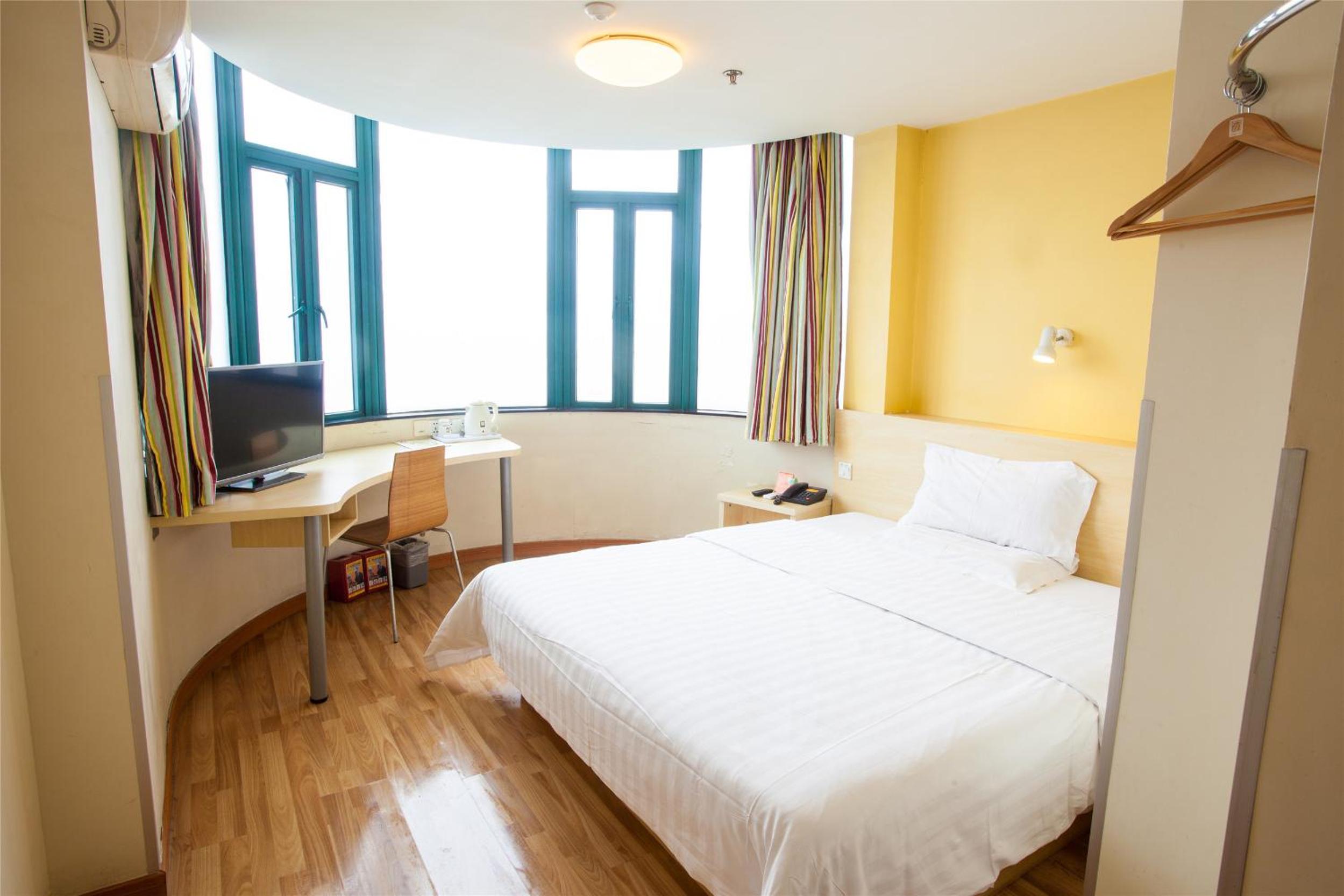 7 Days Inn (Shenzhen Shajing Citizen Square) 34/47