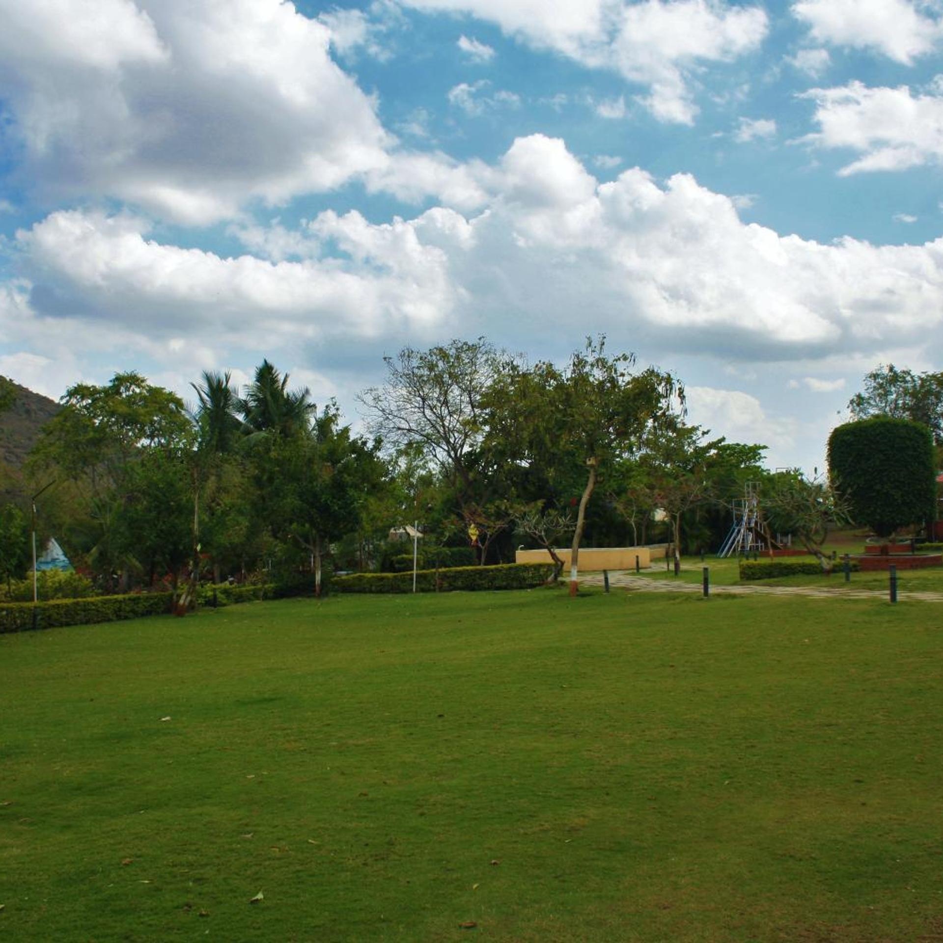Hiranya Resorts 11/45