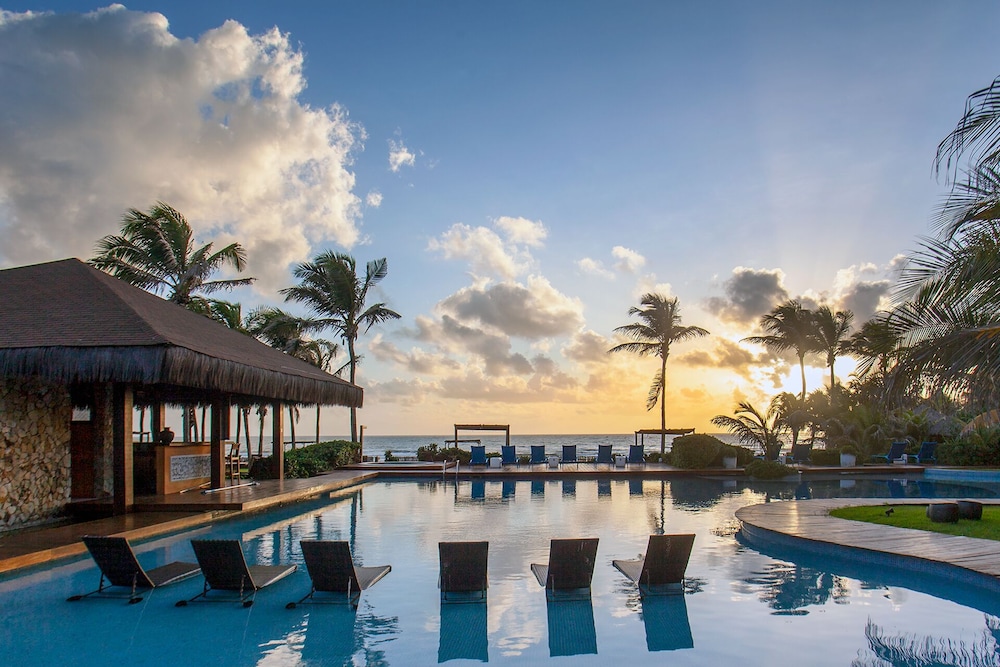 Zorah Beach Hotel 45/50