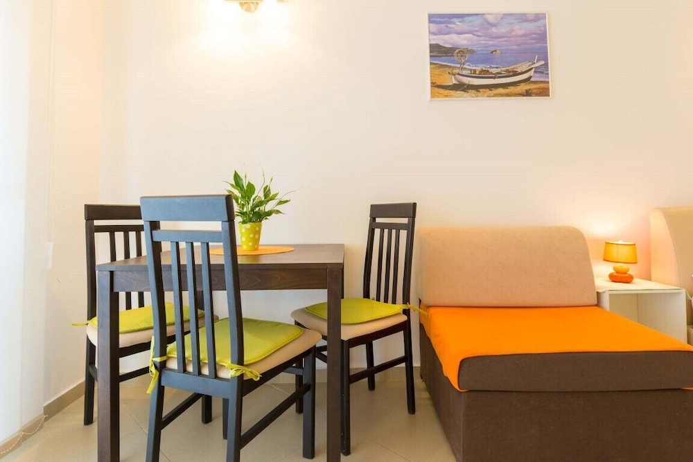 Apartments Mandy 24/44