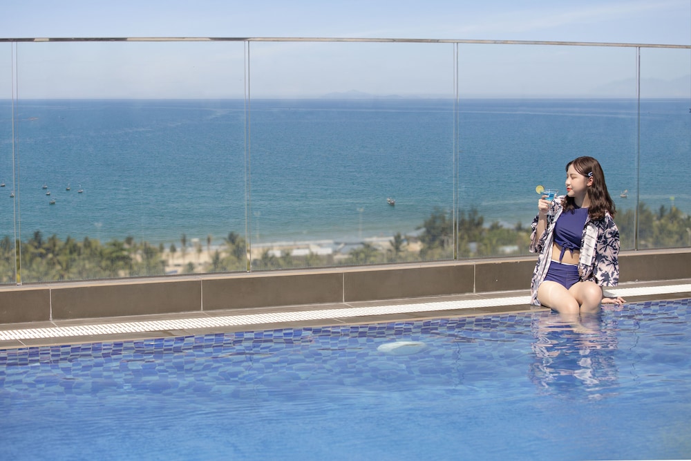 Cosmos Hotel Danang 20/33