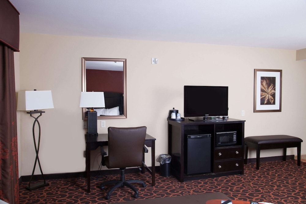 Hampton Inn And Suites Dickinson Nd 39/42