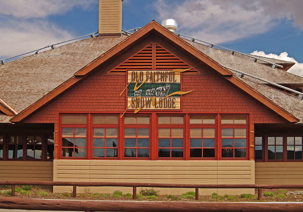 Old Faithful Snow Lodge & Cabins in YELLOWSTONE - WY