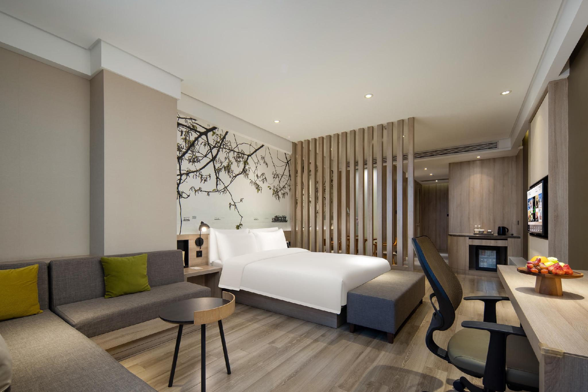 Guest Room, Executive, Queen Bed