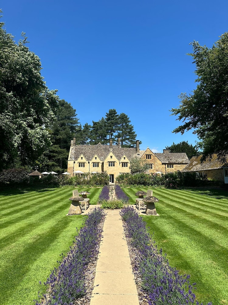 Charingworth Manor 39/50