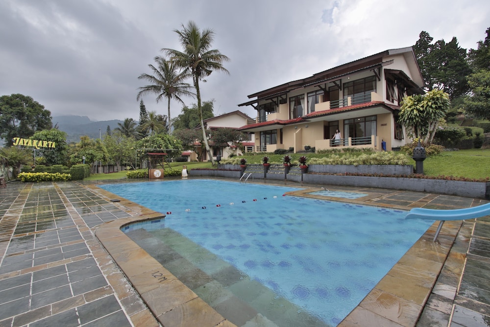 The Jayakarta Inn & Villas Cisarua 30/33