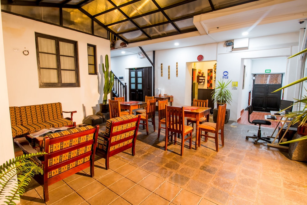 Yabar Hotel Plaza 44/65