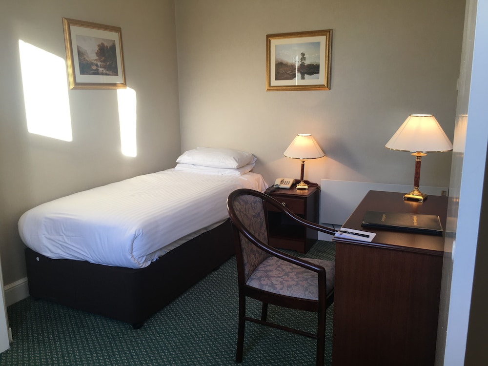 NETHYBRIDGE HOTEL 18/71