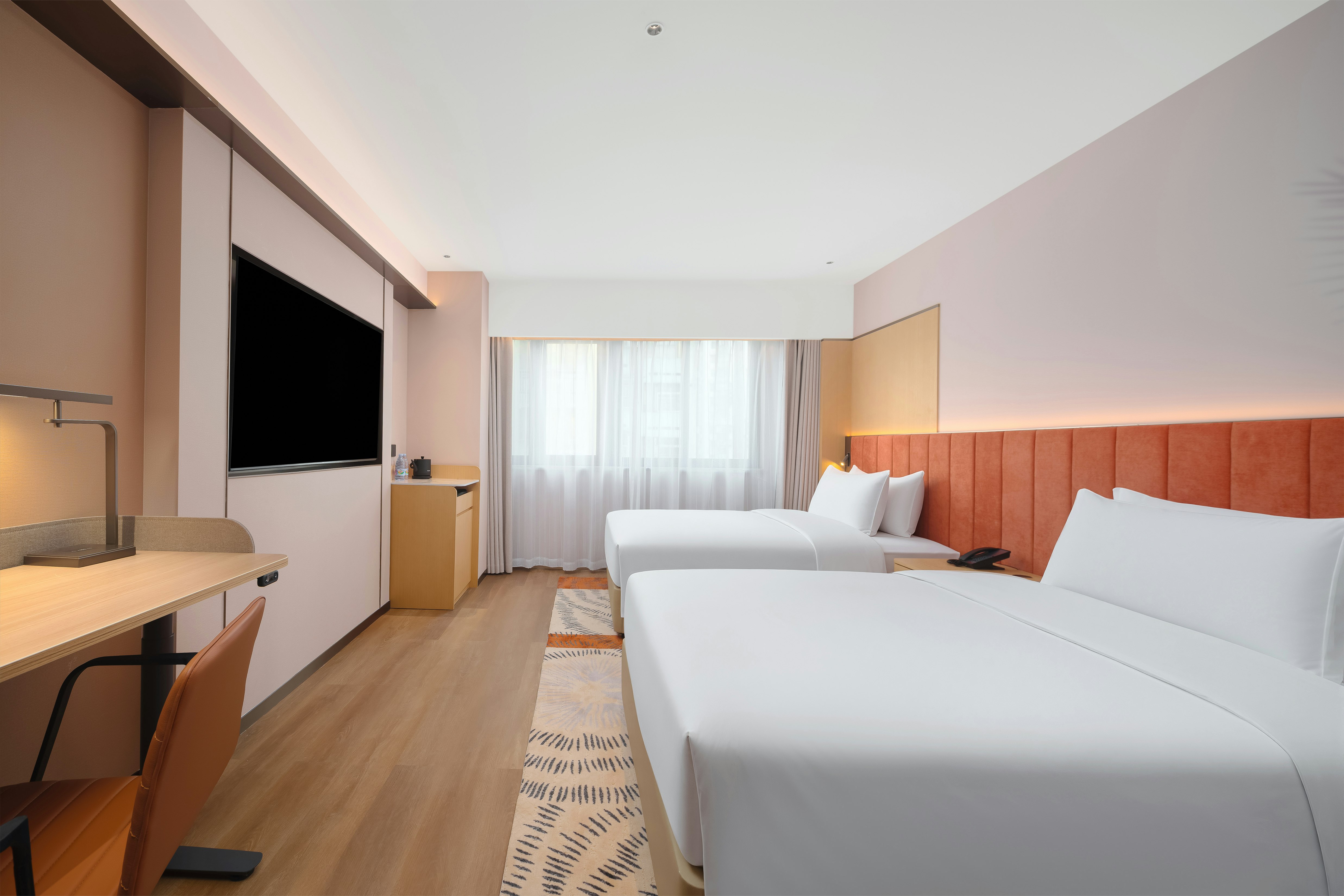 DELUXE, 2 DOUBLE BEDS