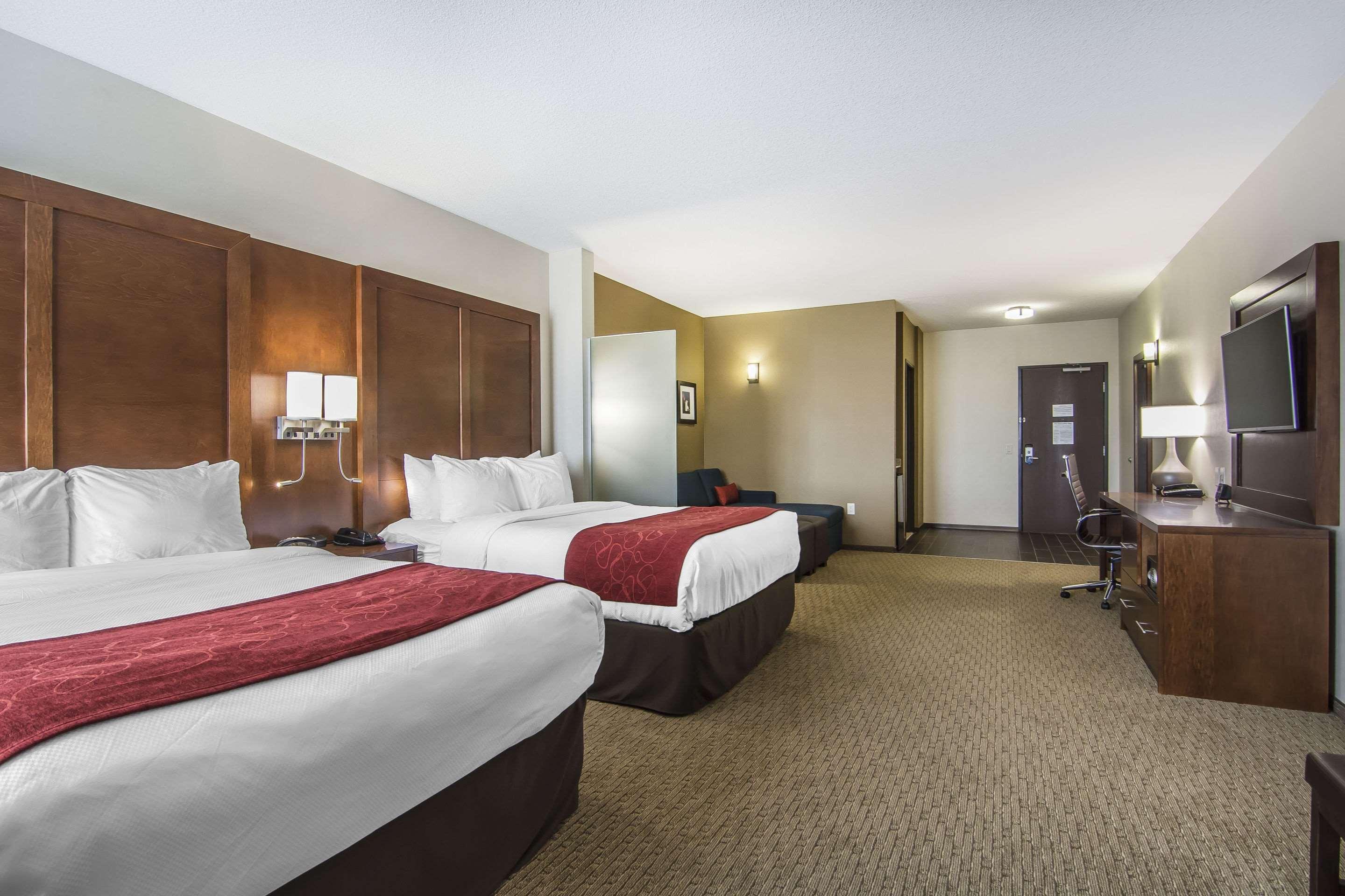 Efficiency, Suite, 2 Queen Beds، Comfort Suites Regina 2/3