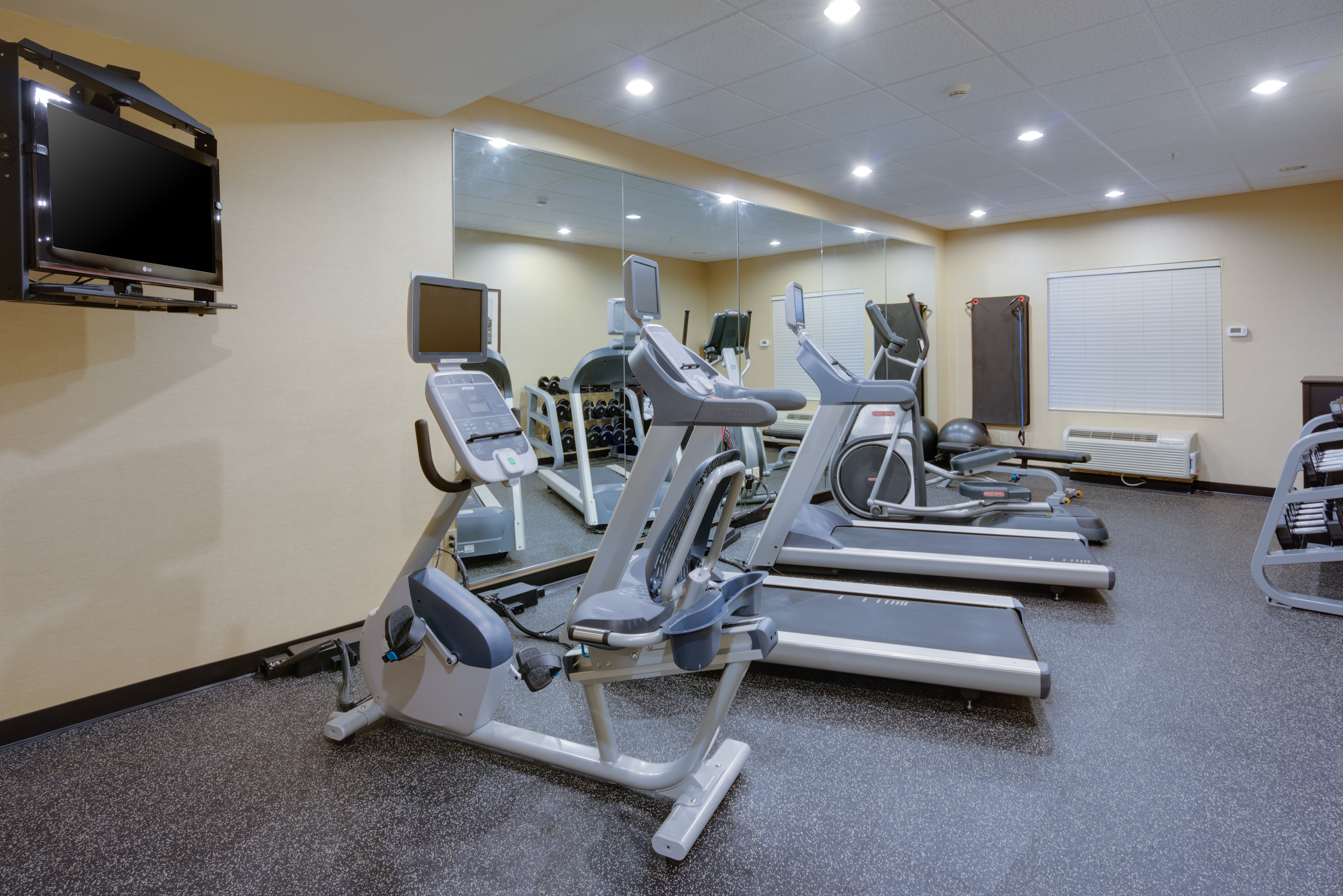 Holiday Inn Express Charles Town 37/62
