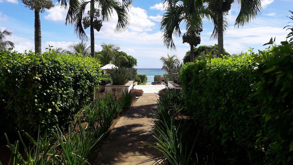 Villasun Seafront Apartment at Cap Ouest 21/29