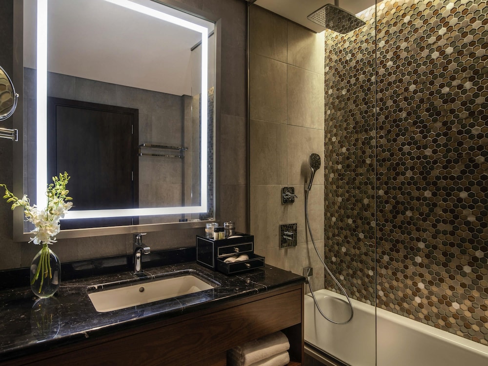 فندق وريزيدنس موفنبيك الرياض(Movenpick Hotel & Residences Riyadh) 56/57