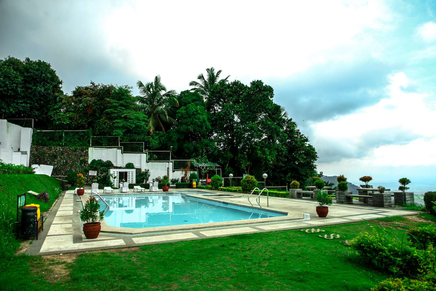 Days Hotel Tagaytay 34/36