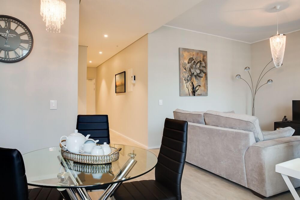 Axis Luxury Apartments 18/25