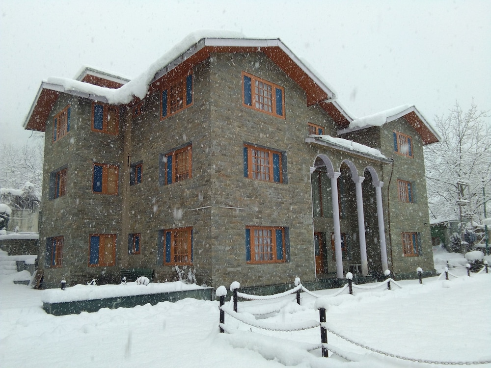 Hotel Abshar 2/23