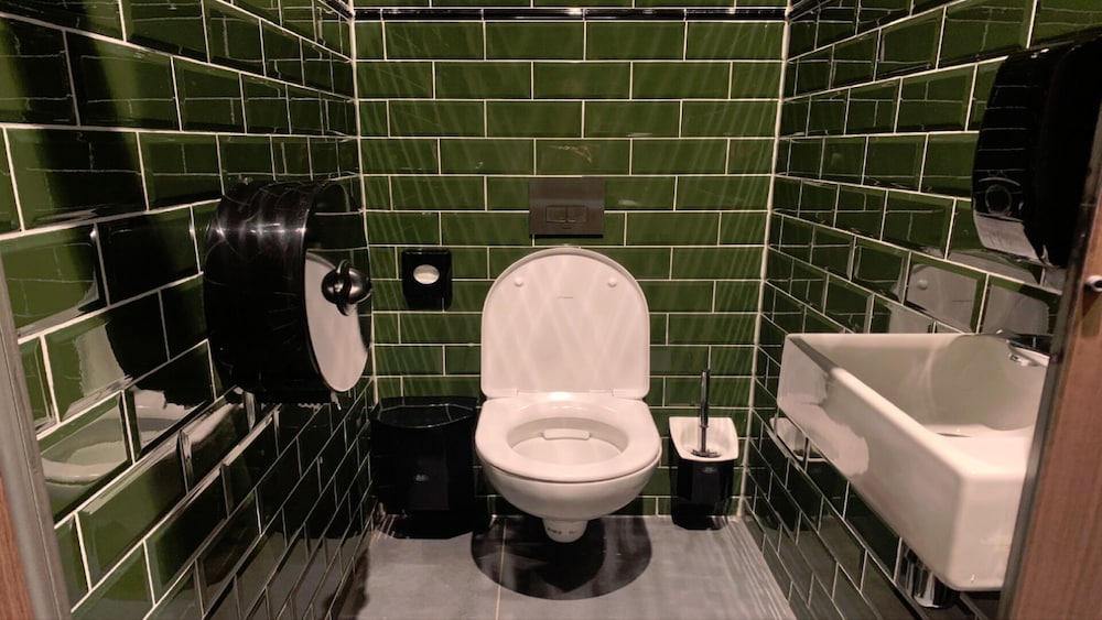 Durty Nellys Inn 48/50