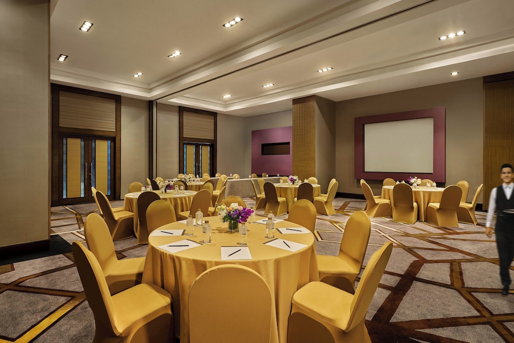 Aetas Lumpini Hotel 38/50