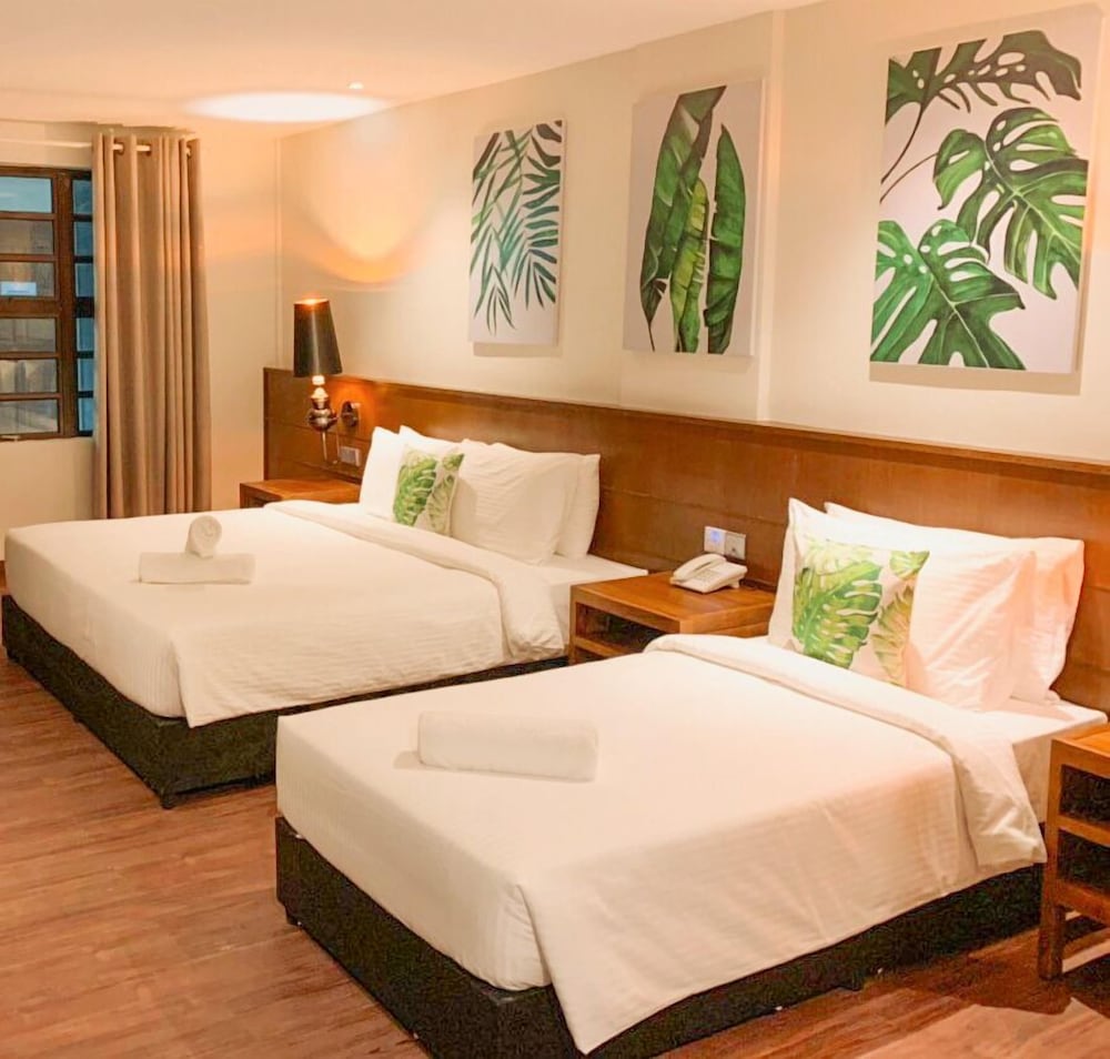Supreme, Superior, 1 King and 1 Single Beds