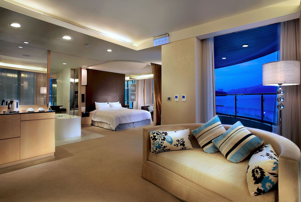 THE CRYSTAL RESORT SUN MOON LAKE 19/50