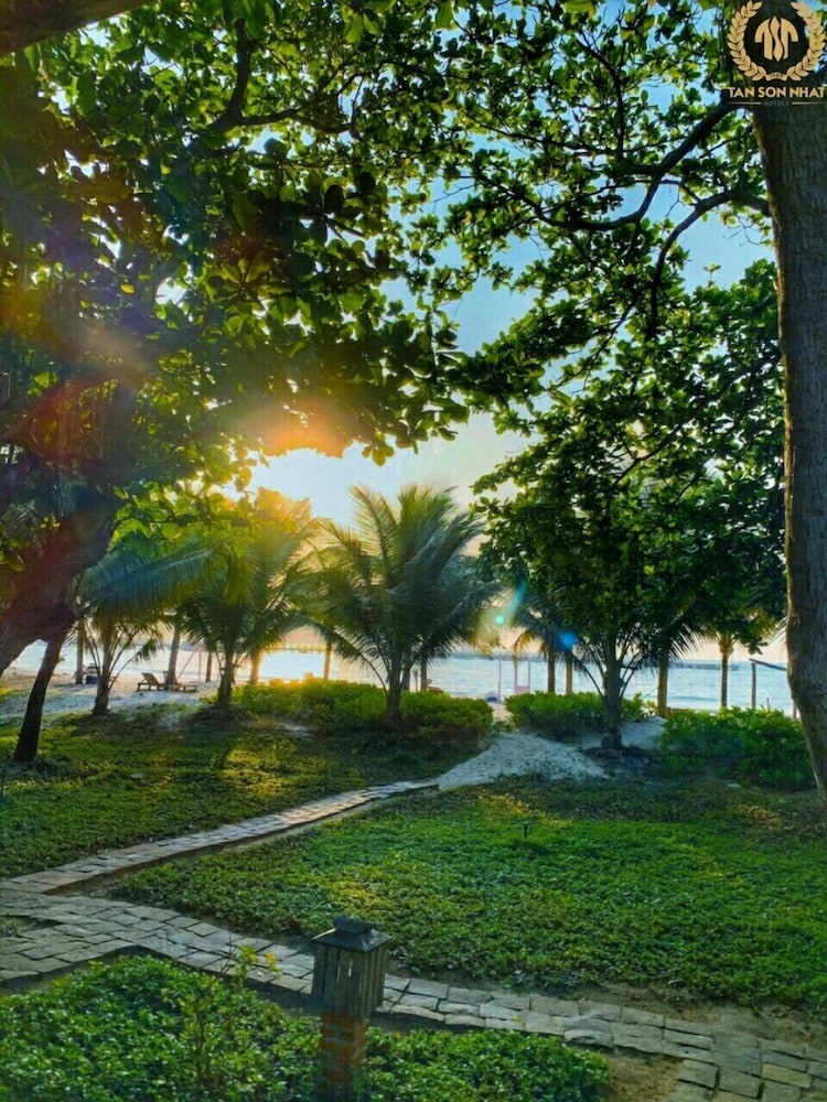 Tan Son Nhat Con Dao Resort 13/69