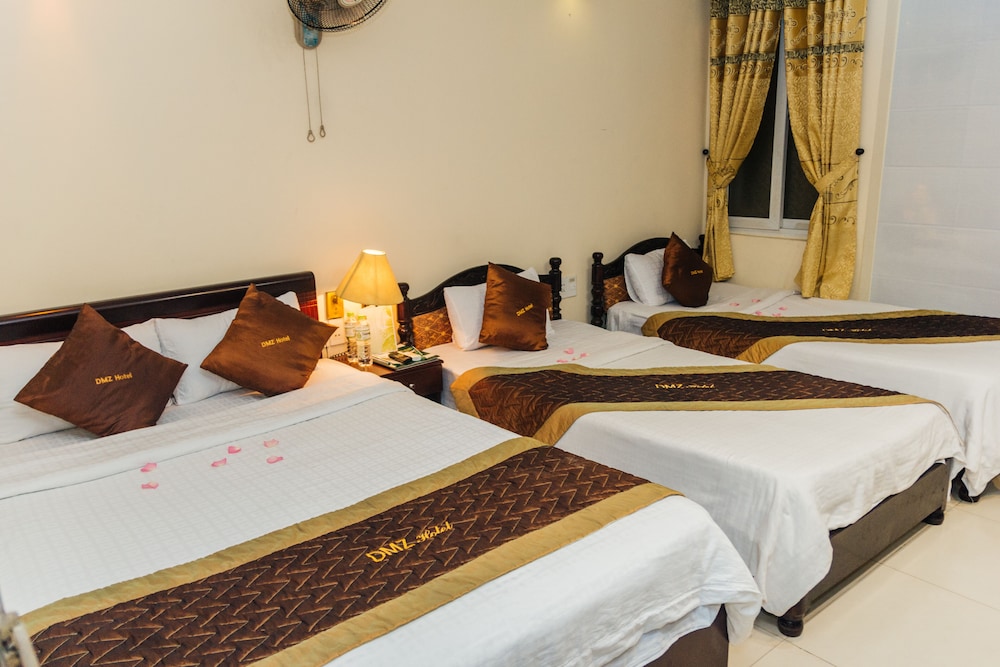 FAMILY, QUADRUPLE