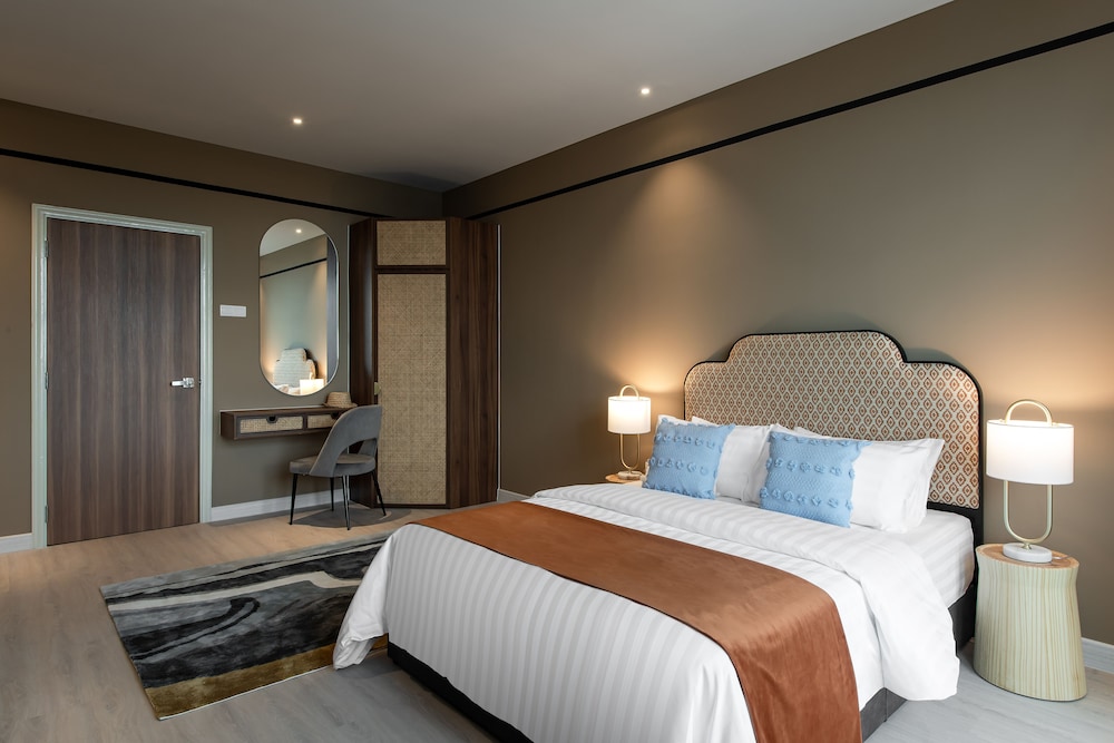 2 Bedrooms, Comfy, Suite, Double and Twin Beds