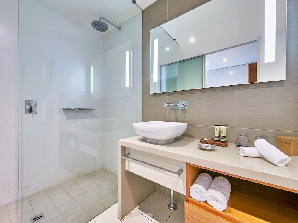 Bliss, Double Bed, Bathtub، The Sebel Mandurah 9/10