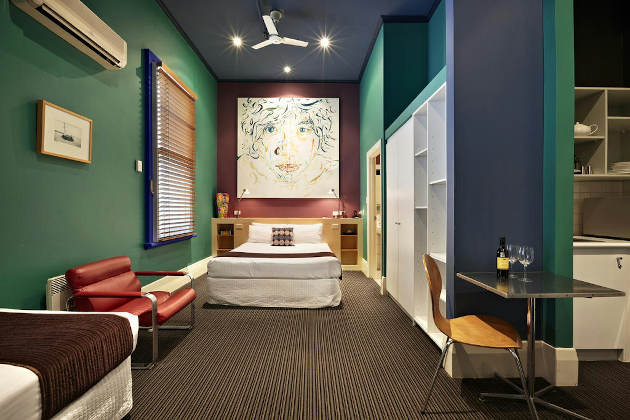 Tolarno Hotel 43/52