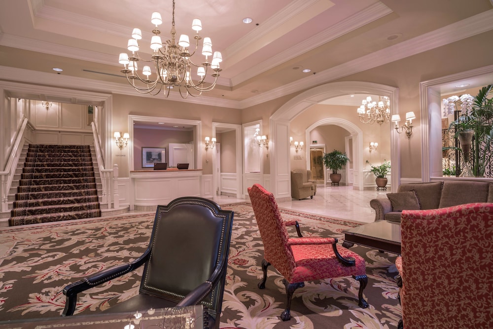 Sutton Place Hotel 52/55