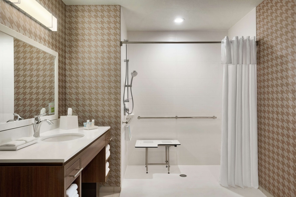 Home2 Suites By Hilton Bismarck 4/32