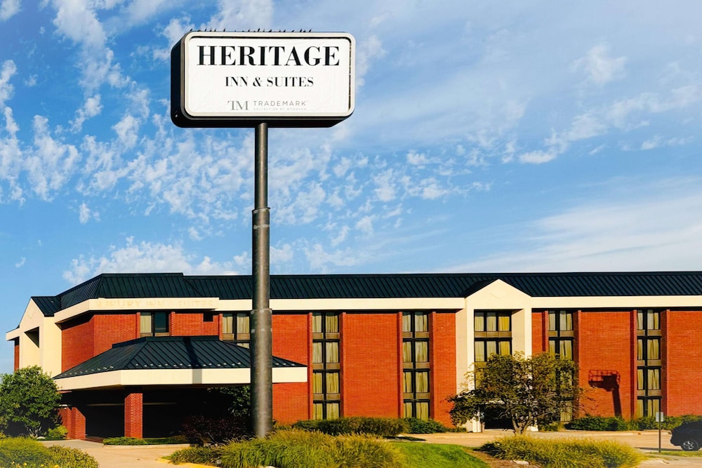 Heritage Inn & Suites St. Louis/Fenton, Trademark by Wyndham 3/60
