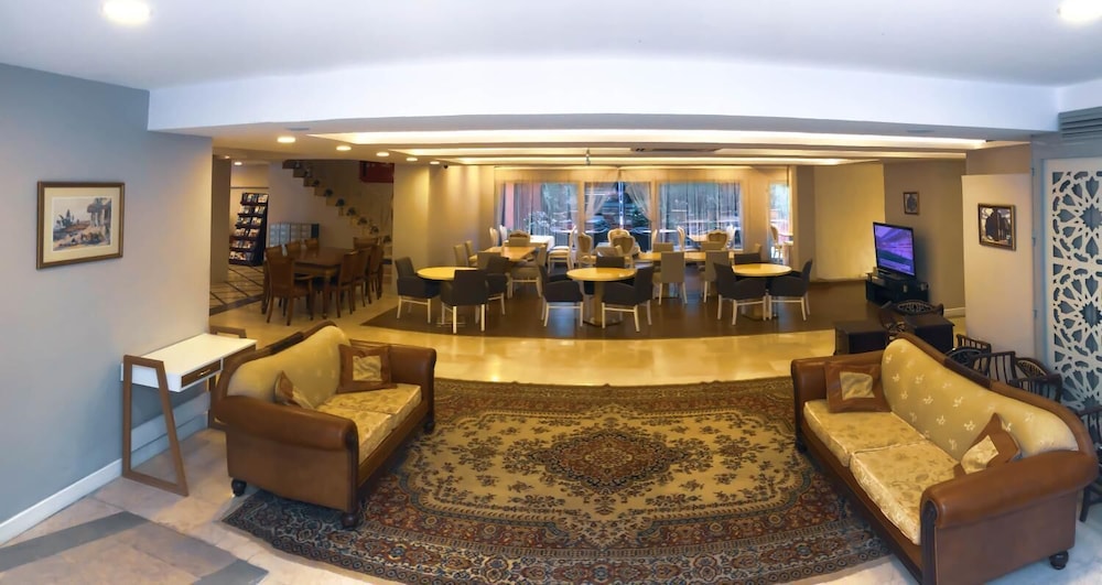 Albatros Premier Hotel 37/57