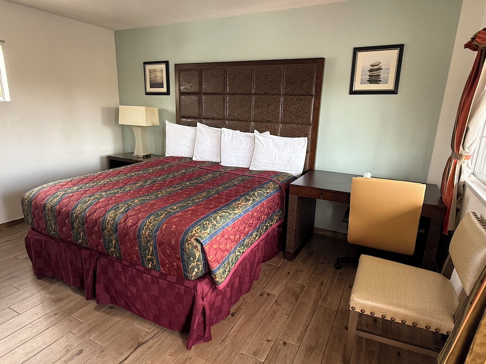 Bayshore Inn 12/44