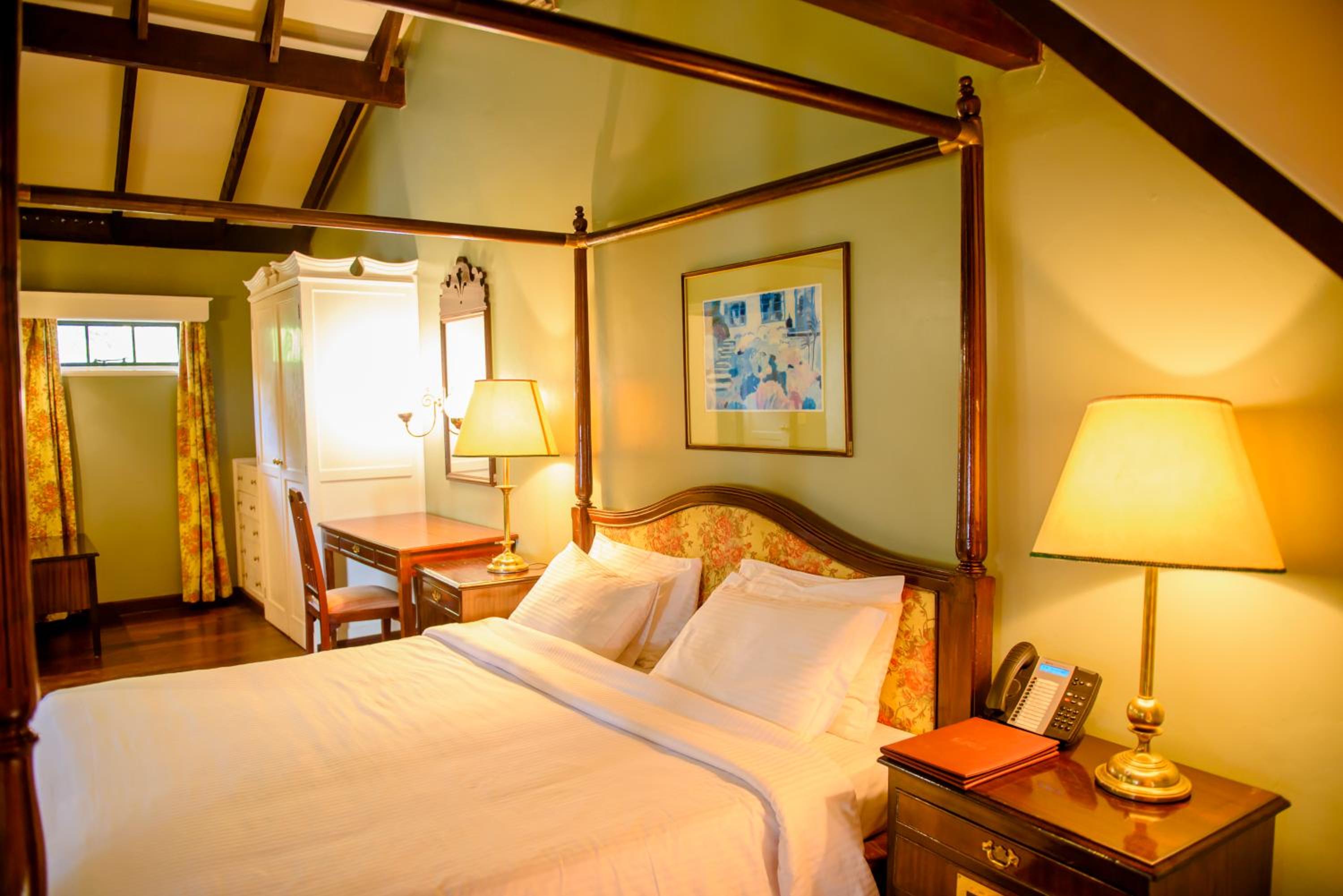 Deluxe, Double or Twin Bed, Windsor Golf Hotel And Country Club 3/7