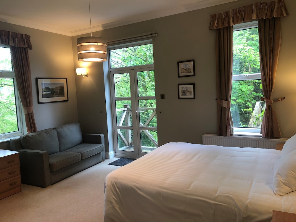 Windermere Manor 41/43