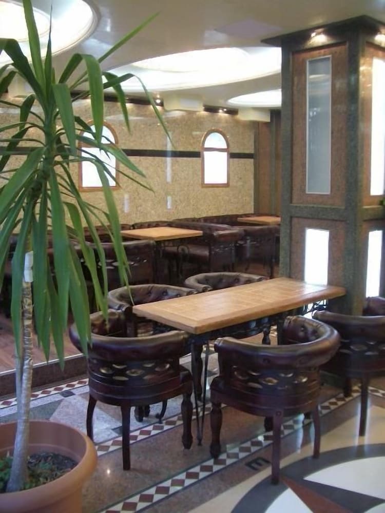 restaurant cafeteria